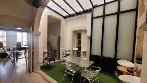 Appartement centre historique place Jean Jaurès climatisé 6 couchages avec parking