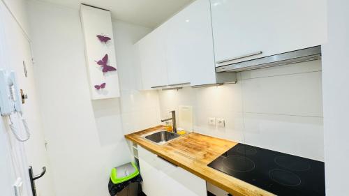 Bright flat near Marais & Chatlet