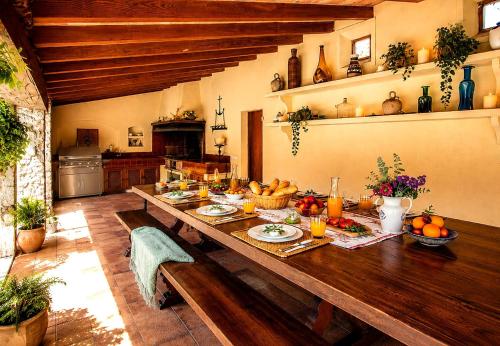AGUAIT - Villa approximately aprox 4O OOO meters PLUS PRIVATE mountain approx 3 minutes walking from the beach Ideal for relaxation sport