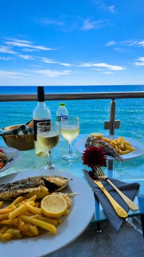 Artisti Elena Thalassa Golden Suites 1