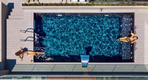 ONOMA Hotel — Swimming pool