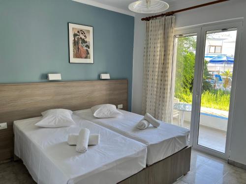 Yiannis Apartments and Studios