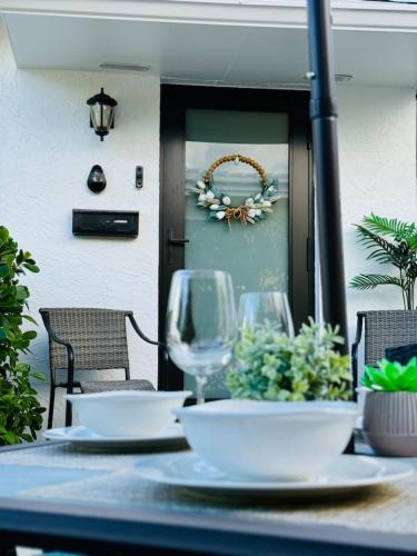 Quiet retreat near Coconut Grove free parking photo 48