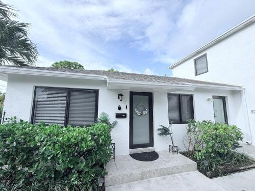 Quiet retreat near Coconut Grove free parking photo 50