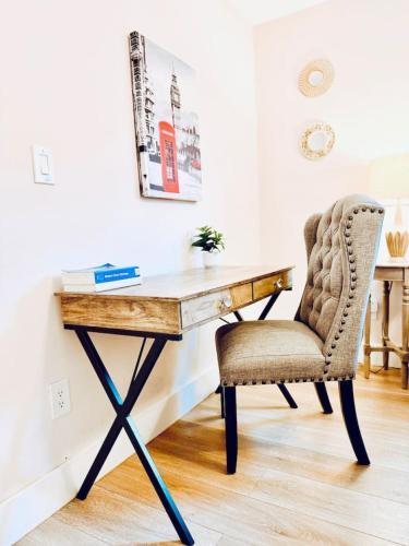 Quiet retreat near Coconut Grove free parking photo 16