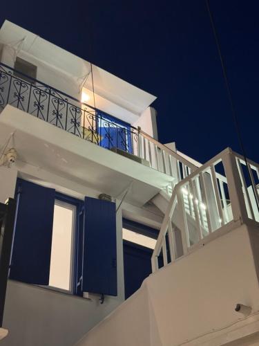 Mykonest Chora Suites