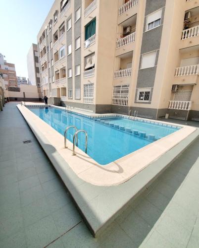 Appartement proche plage avec piscine en centre ville