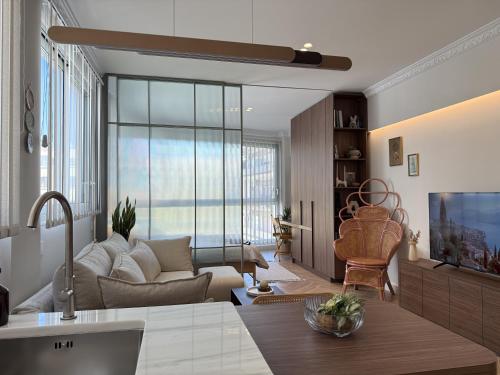Mavili Square Stylish Apartment near Aristotelous & Metro