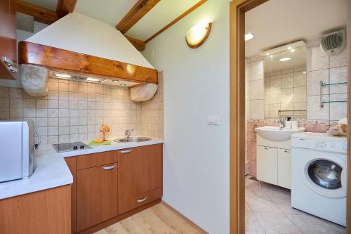 Hedera Estate Hedera A21 - Breakfast included