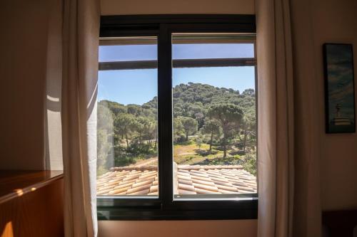 Villa con chimenea barbacoa y vistas panorámicas.