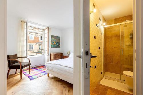 Parisian apartment in the 5th