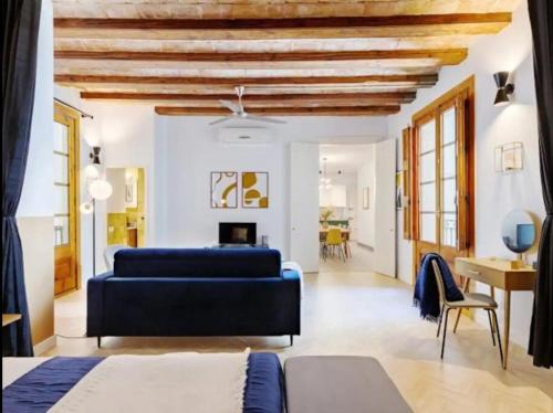 Spacious apartment in the Gothic