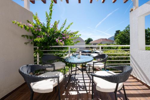 Apartments with parking space Novalja, Pag - 25685