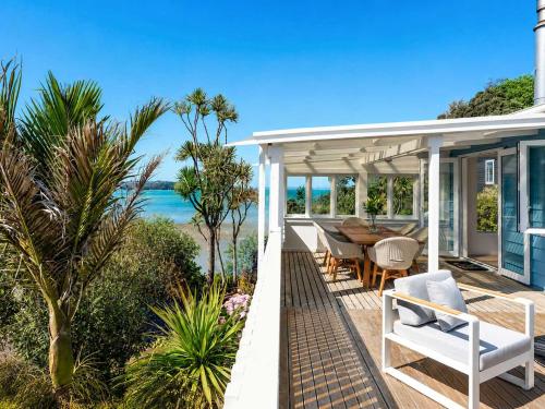 Bluebelle - Stay Waiheke