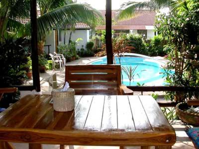 A piscina localizada em Bamboo Garden ou nos arredores