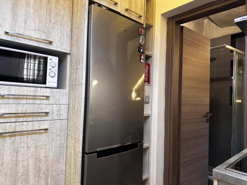Iliana Peristeri 6 min walk to Metro station