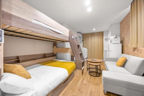 Nishi-Shinjuku Apartment