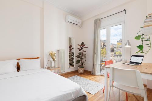 Studio with sunny balcony in Exarcheia