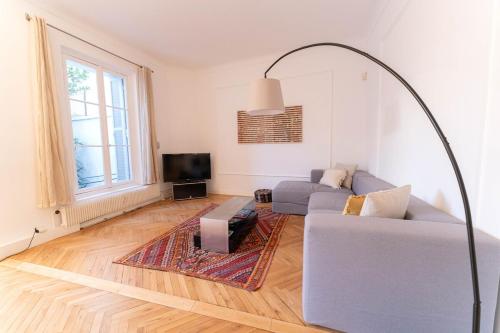 Superbe appartement avec jardin piscine, garage