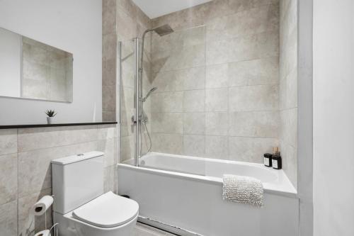 Modern house in Birmingham photo 4