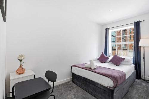 Modern house in Birmingham photo 3