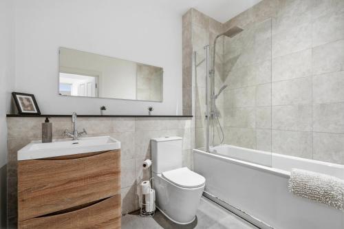 Modern house in Birmingham photo 8