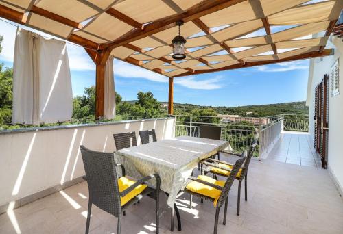 Apartment in Primosten with sea view, terrace, air conditioning, WiFi 5155-2