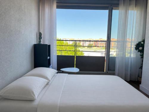 Studio Le Soleil terrasse, wifi, clim, piscine