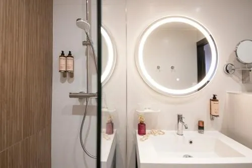 Best Western Premier Le Patio des Artistes Wellness Jacuzzi photo 18