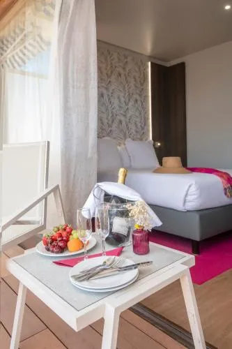 Best Western Premier Le Patio des Artistes Wellness Jacuzzi photo 22