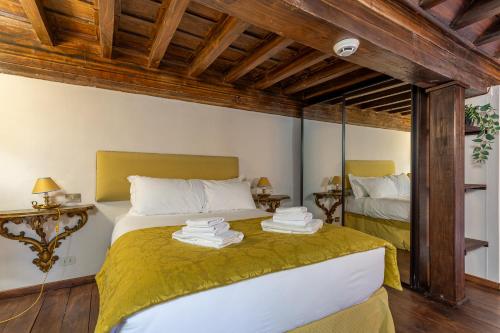 iFlat Elegant Stay in a Historic Roman Palace