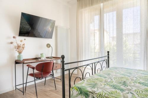 Camera Matrimoniale con bagno privato-struttura condivisa con Host-CASA ENEA