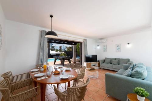 Villa Papagayo by Villa Plus