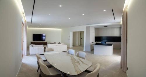 Glyfada Prime A38 Suite