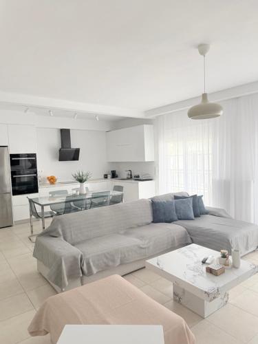Kyra's Central Flat
