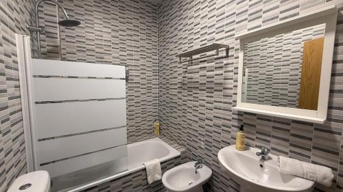 Quiet Apartment in the Heart of Malaga POOL & FREE PARKING