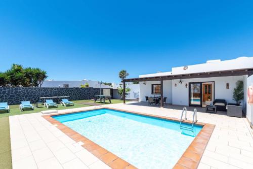 Villa Ramon by Villa Plus