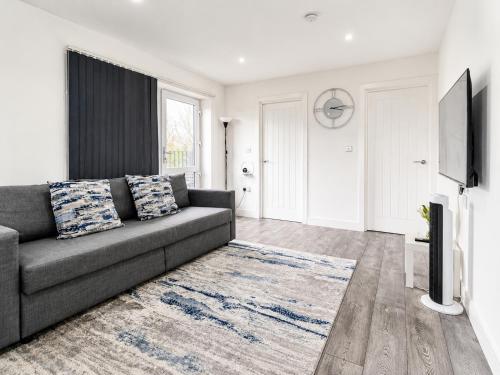 Bridge Court by Sterling Edge - Stylish 1-Bed Apartments with Balcony or Private Garden and Free Onsite Parking photo 53