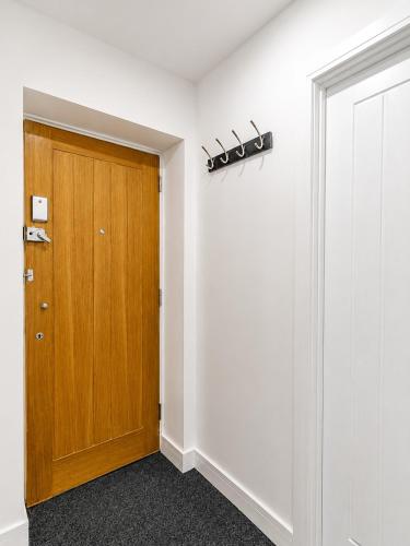 Bridge Court by Sterling Edge - Stylish 1-Bed Apartments with Balcony or Private Garden and Free Onsite Parking photo 52