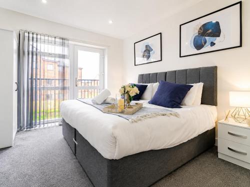 Bridge Court by Sterling Edge - Stylish 1-Bed Apartments with Balcony or Private Garden and Free Onsite Parking photo 7