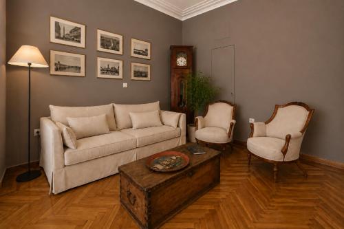 Vintage Kolonaki Luxury Penthouse Suite