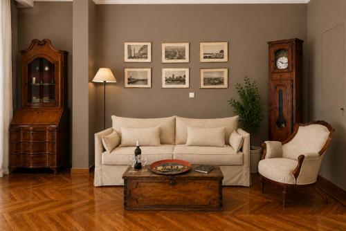 Vintage Kolonaki Luxury Penthouse Suite