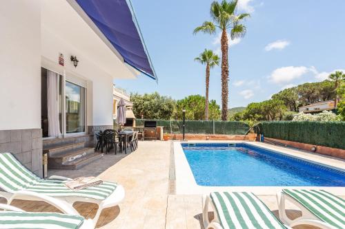 Villa Con Piscina En Lloret De Mar