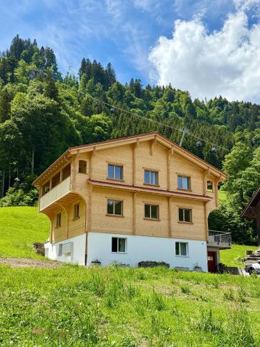 Cozy Alpine Home - Titlis Lift Just Steps Away