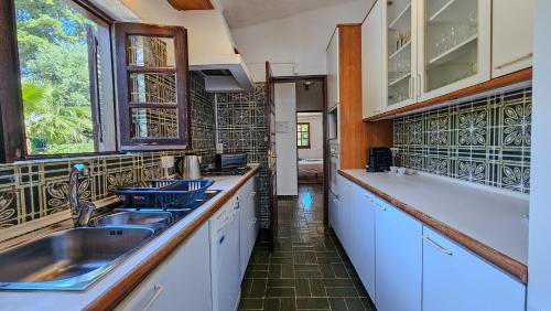 Alvor Private Pool Villa with Large Garden & Peace