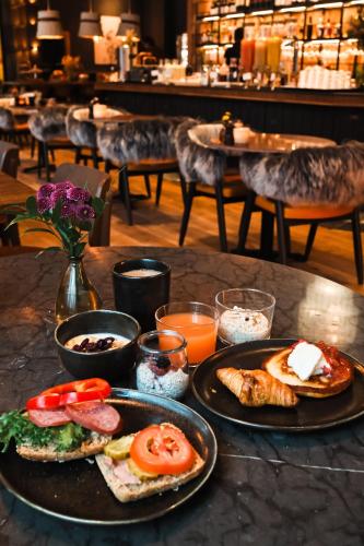 Elite Hotel Frost - Hotel & Spa — Breakfast