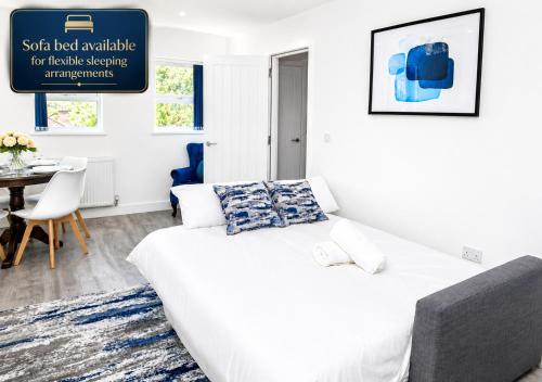 Bridge Court by Sterling Edge - Stylish 1-Bed Apartments with Balcony or Private Garden and Free Onsite Parking photo 19