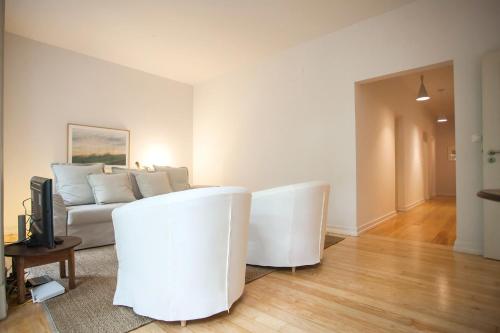 Central 3BDR Apartment in Lisbon by LovelyStay