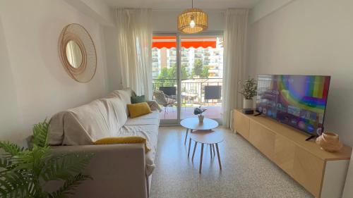 Cozy and quiet, pax7 Los Boliches, 3d, 2b, pool and close to the beach