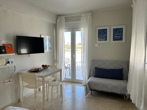 Castle & Sea View Apt